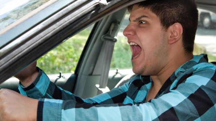 Arrabbiato o triste al volante? Il rischio di incidente aumenta di 10 volte