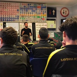 Il Ravenna FC a scuola di sicurezza stradale in Au.ra. Autoscuole Ravenna