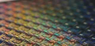Carenza microchip e stop incentivi, in agosto mercato dell’auto cala del 27,3%