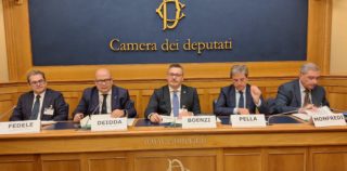 La sicurezza dei bambini in auto è una responsabilità di tutti.