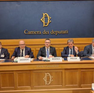 La sicurezza dei bambini in auto è una responsabilità di tutti.